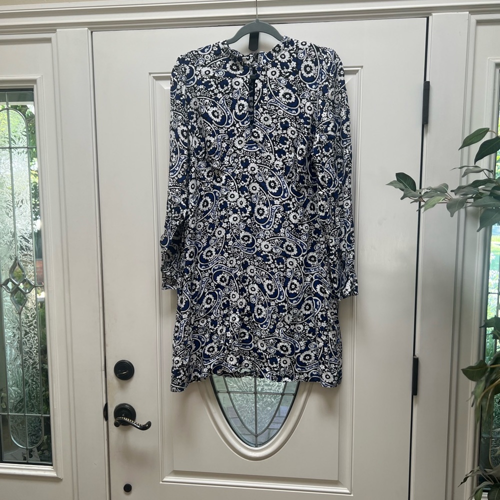 DEAL-LOFT Black, Blue and White Sheath Dress with Bishop Sleeves